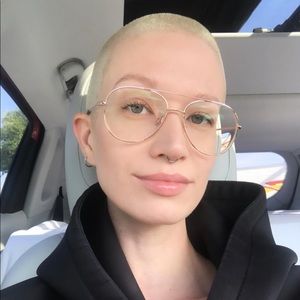 Meet your Posher, Madeline